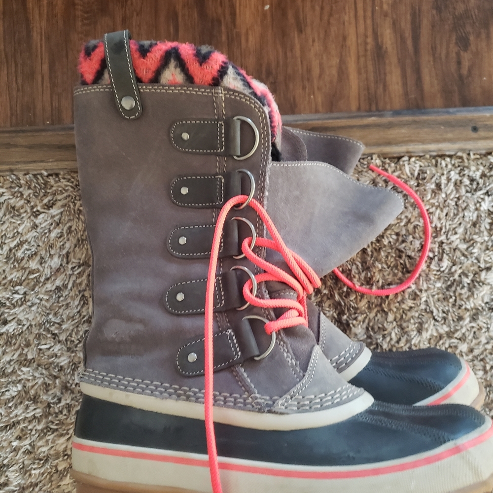 Sorel Joan of Arctic snow boots- hardly worn!